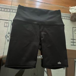 Alo yoga size small biker shorts